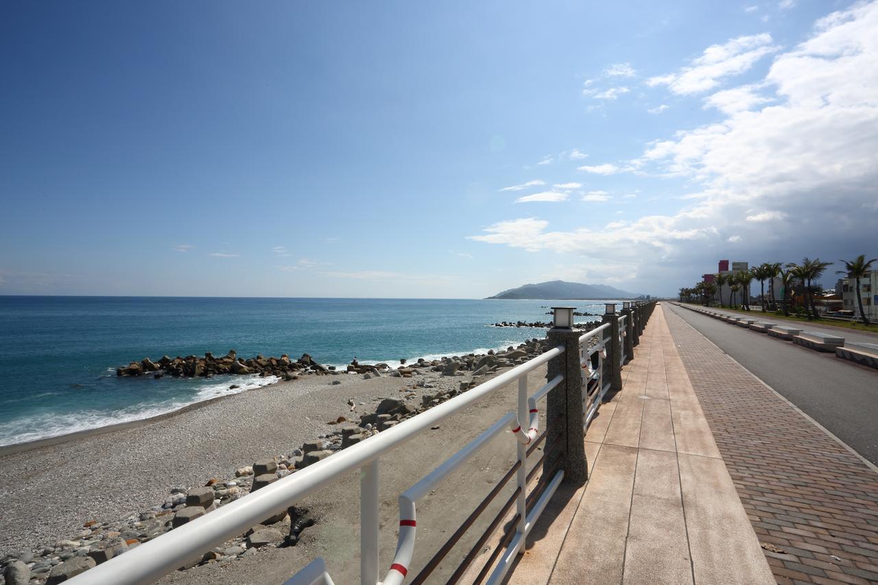 Slow Living Seaview B&B Hualien City Exterior photo